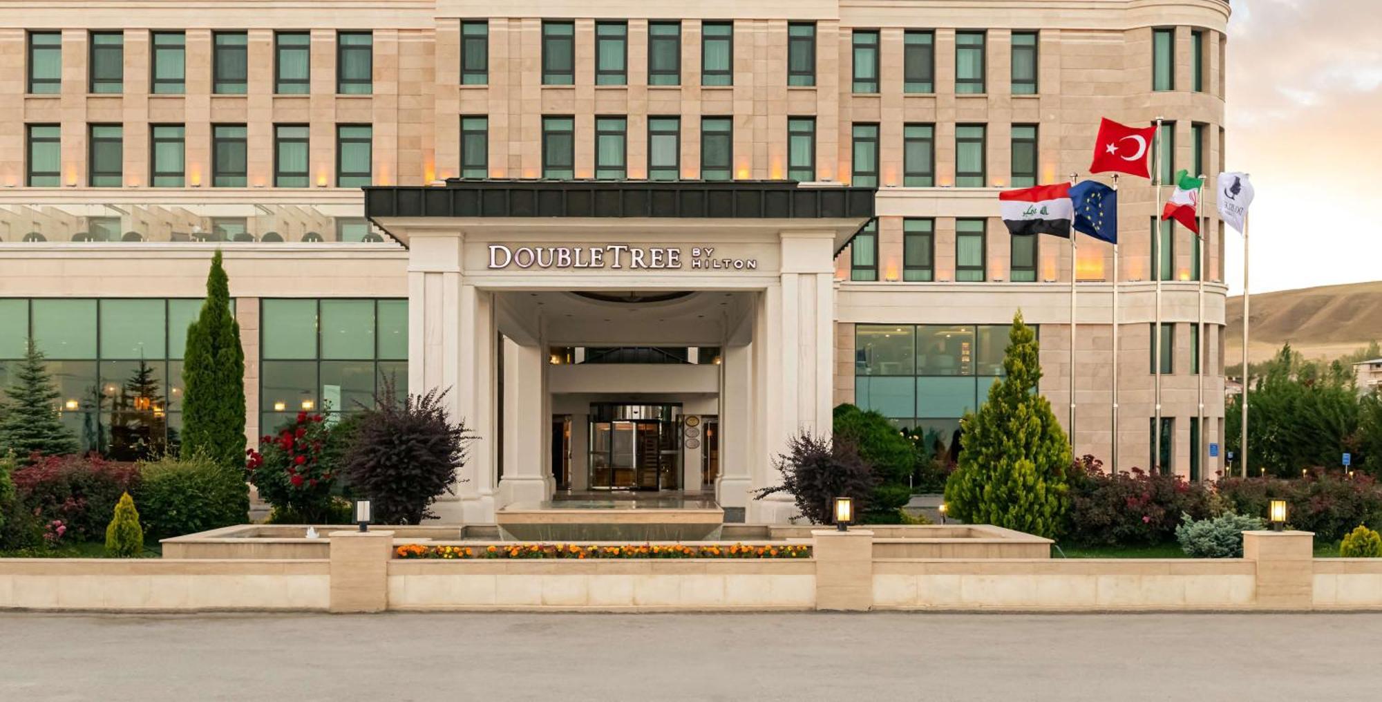 Doubletree By Hilton Van Ngoại thất bức ảnh